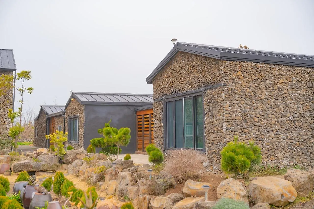 Farmer In Stone Jeju Holiday home